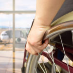 Flugreisen für Rollstuhlfahrer: die besten Fluggesellschaften und kompakten Rollstühle